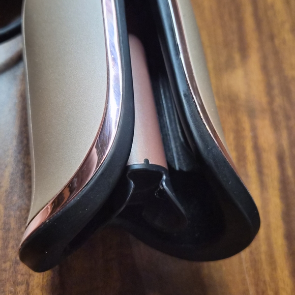 CHI Gold Hair Curler - Picture 3 of 7